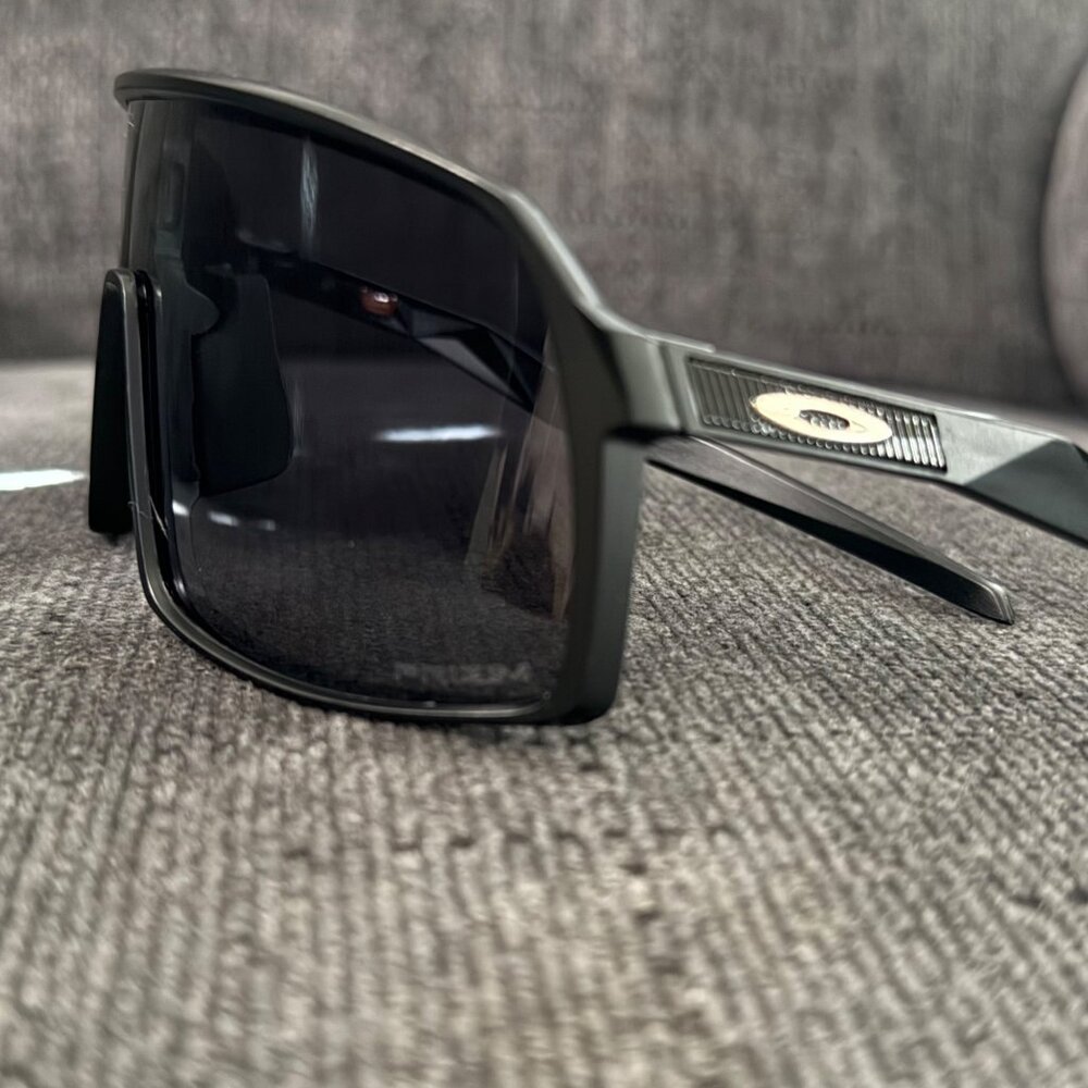 (OO9406) Oakley Sutro PRIZM Polarized Black Frame - Picture 10 of 10